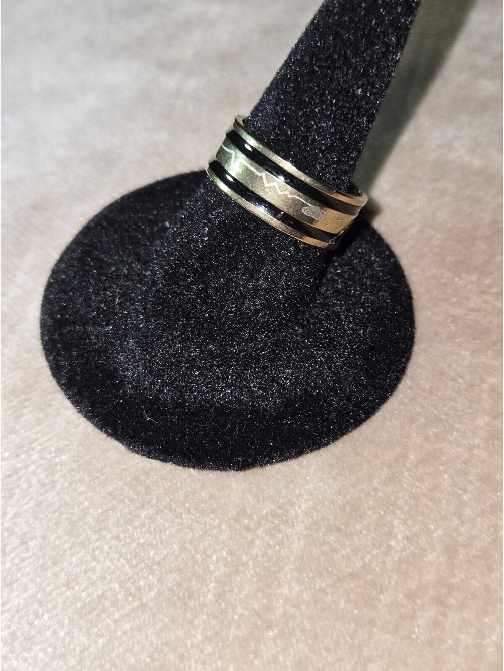 New Women's Contemporary Gold and Black Ring Size 5